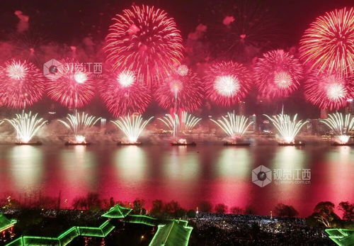 璀璨迎新夜 2026年南昌迎春烟花晚会点亮赣江之畔
